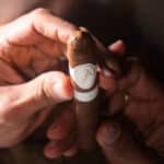 Image en avant pour “Un Davidoff fraîchement roulé à Genève”